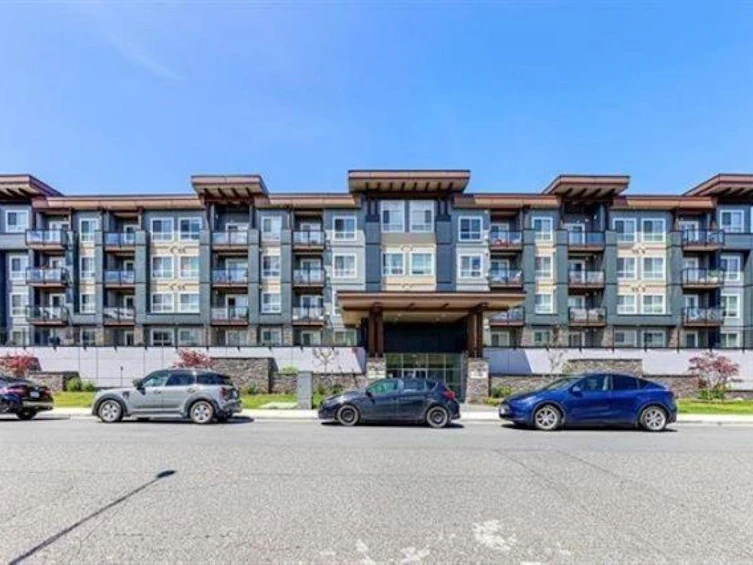 203-9450 Robson Street, Chilliwack, BC, V2P 0L7 - 2