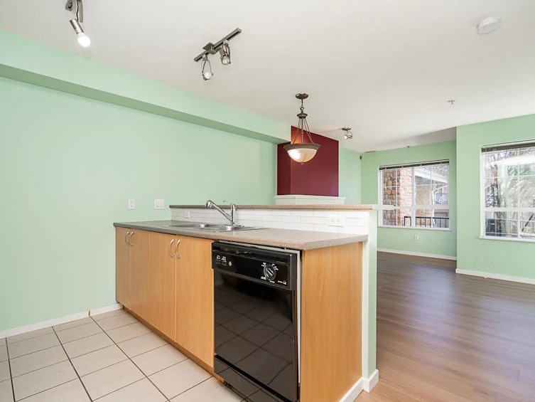 109-9233 Government Street, Burnaby, BC, V3N 0A3 - 6