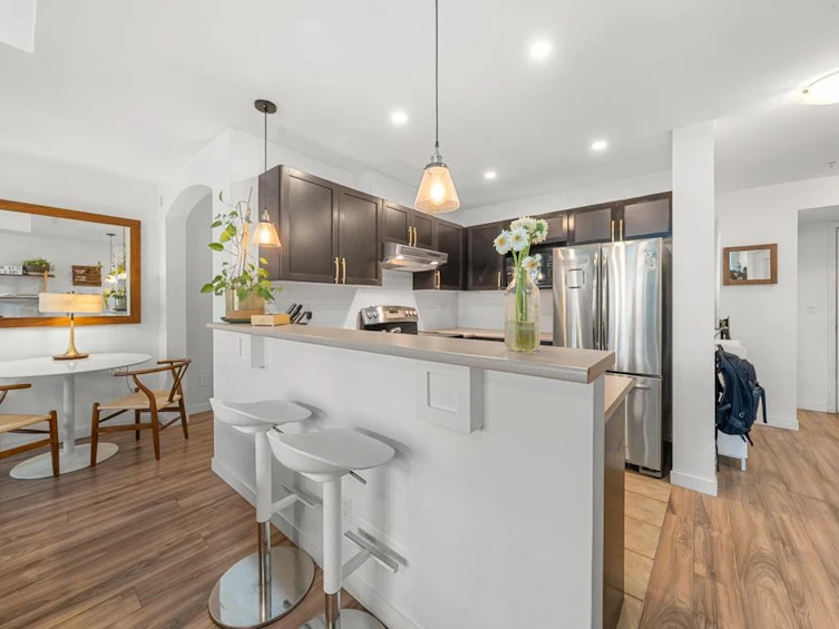 302-365 E 1st Street, North Vancouver, BC, V7L 4W5 - 9