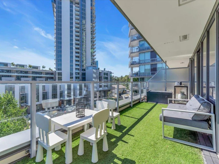 405-680 Seylynn Crescent, North Vancouver, BC, V7J 2L6 - 8