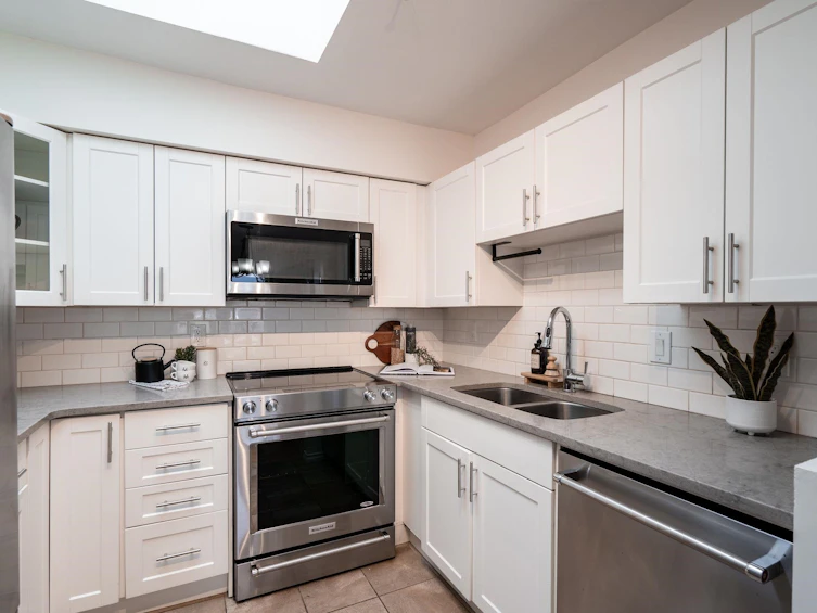 PH1-1915 E Georgia Street, Vancouver, BC, V5L 2B7 - 12