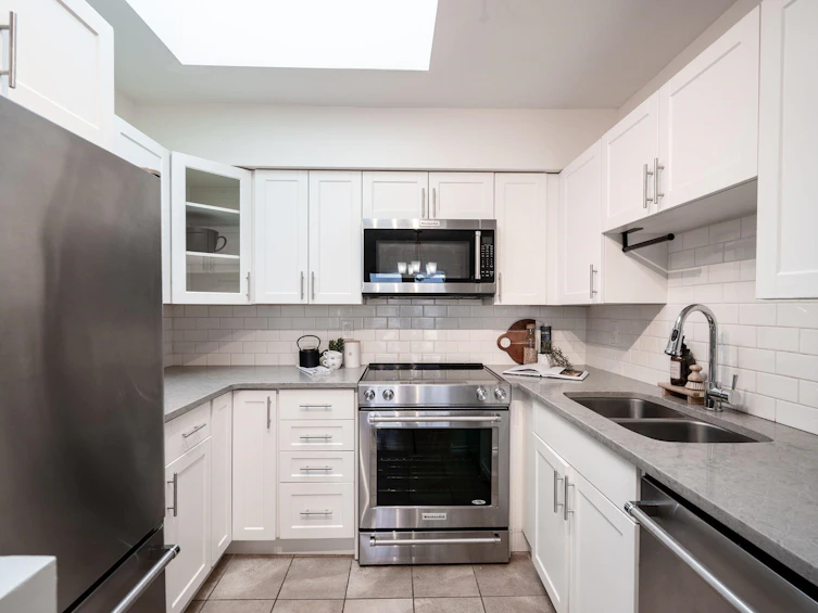 PH1-1915 E Georgia Street, Vancouver, BC, V5L 2B7 - 15