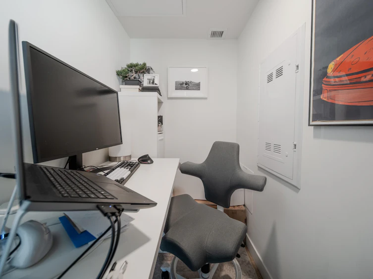2705-89 Nelson Street, Vancouver, BC, V6Z 0E7 - 8