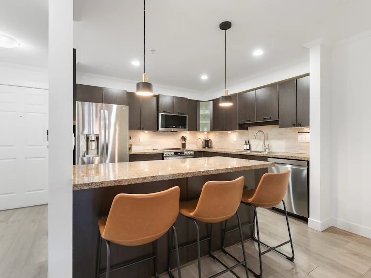 211-5488 198 Street, Langley, BC, V3A 1G2 - 4