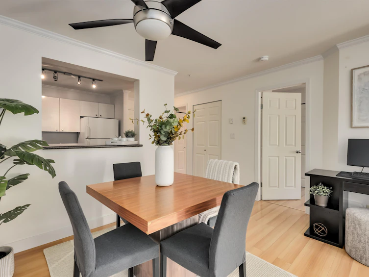 308-150 W 22nd Street, North Vancouver, BC, V7M 3M4 - 6