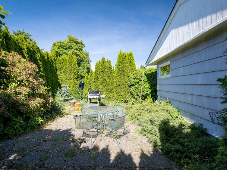 823 Calverhall Street, North Vancouver, BC, V7L 1X8 - 16