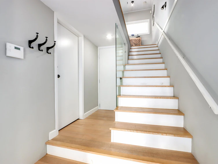 2507 Caledonia Avenue, North Vancouver, BC, V7G 1T8 - 4