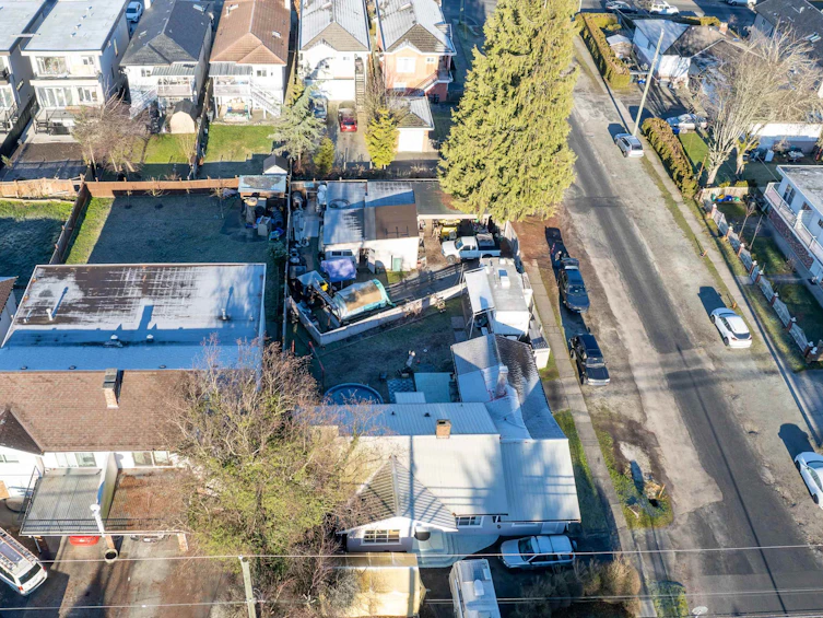 7323 10 Avenue, Burnaby, BC, V3N 2R8 - 2