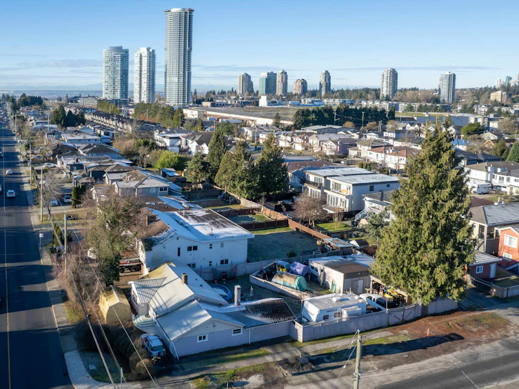 7323 10 Avenue, Burnaby, BC, V3N 2R8 - 3