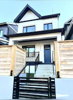 1226 Victoria Drive