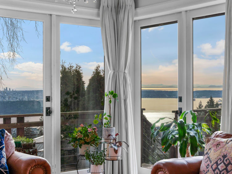 1370 Whitby Road, West Vancouver, BC, V7S 2N5 - 2