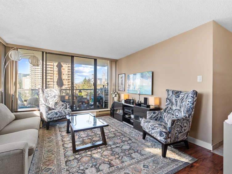 1402-9521 Cardston Court, Burnaby, BC, V3N 4R8 - 3