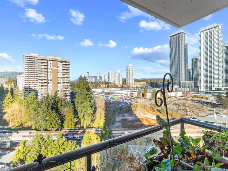 1402-9521 Cardston Court, Burnaby, BC, V3N 4R8 - 7