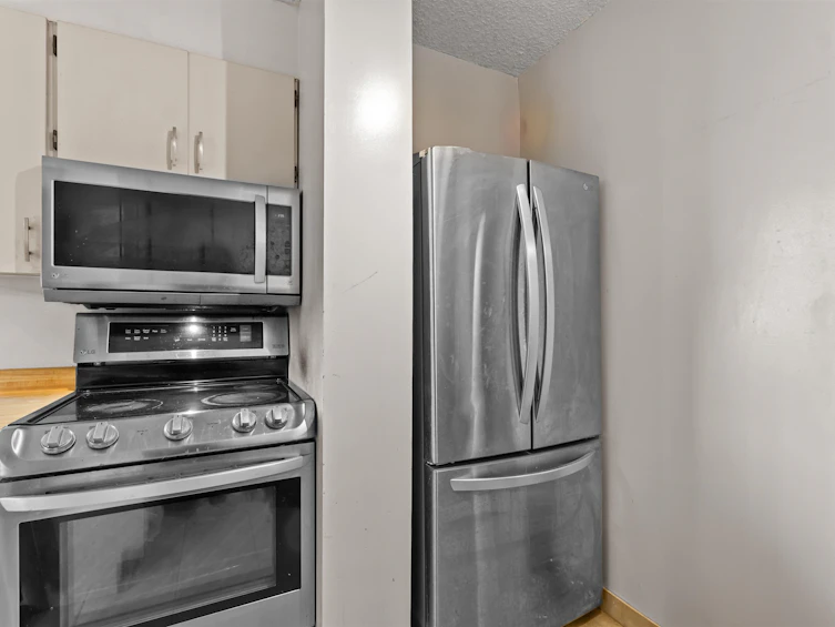 1402-9521 Cardston Court, Burnaby, BC, V3N 4R8 - 15