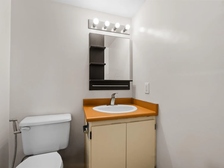 1402-9521 Cardston Court, Burnaby, BC, V3N 4R8 - 19