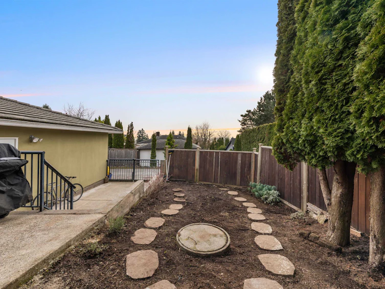 5966 Ewart Street, Burnaby, BC, V5J 2X2 - 40