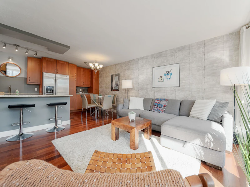 706 - 1725 Pendrell Street, Vancouver BC V6G 2X7