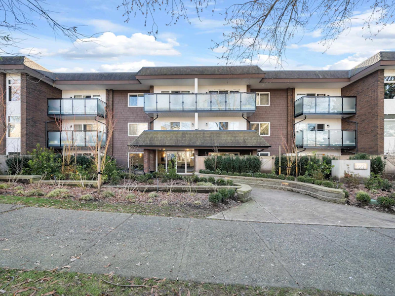 301 - 2250 Oxford Street, Vancouver BC V5L 1G1