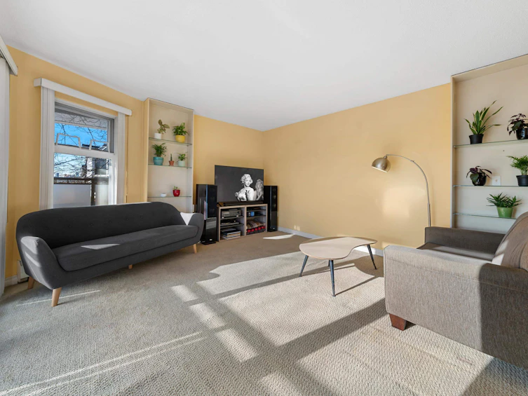 301-2250 Oxford Street, Vancouver, BC, V5L 1G1 - 4
