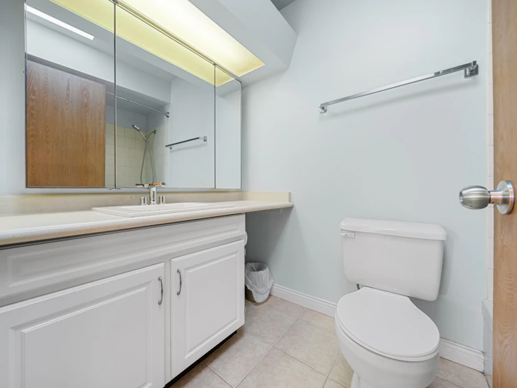 301-2250 Oxford Street, Vancouver, BC, V5L 1G1 - 22