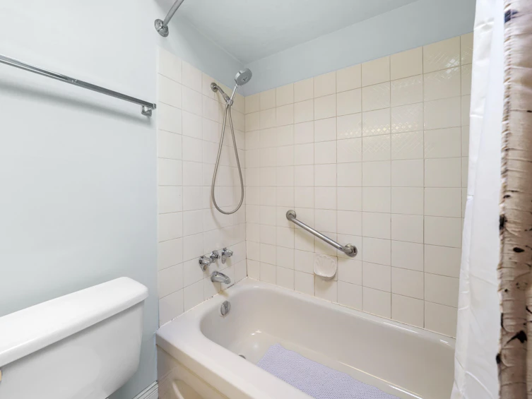 301-2250 Oxford Street, Vancouver, BC, V5L 1G1 - 23