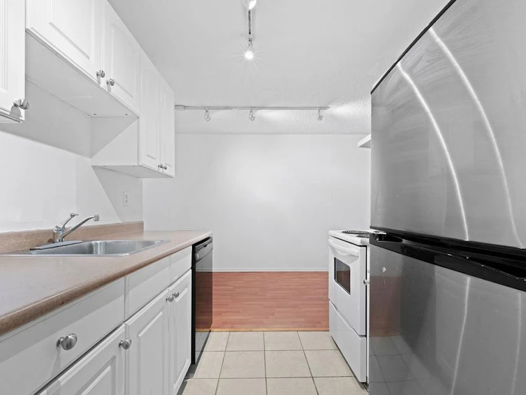 105-240 Mahon Avenue, North Vancouver, BC, V7M 3H4 - 6
