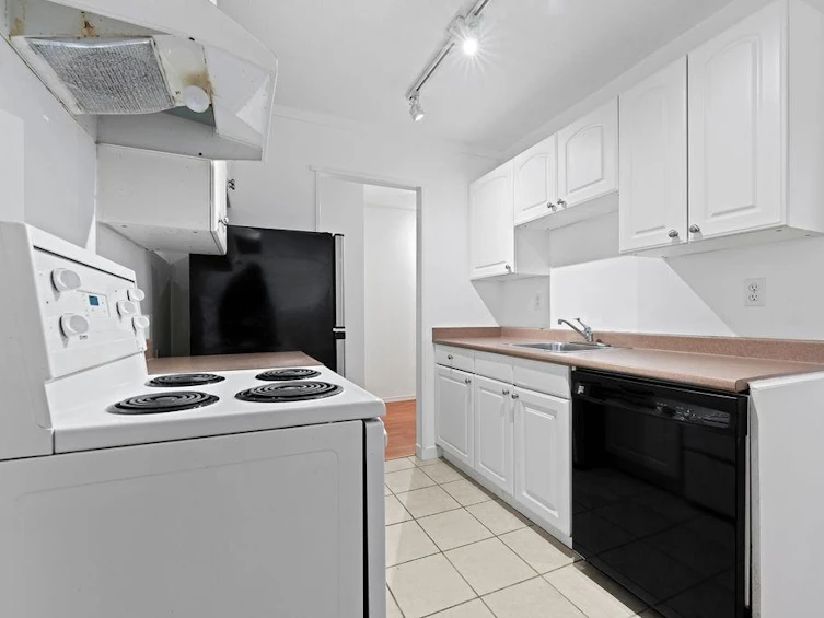 105-240 Mahon Avenue, North Vancouver, BC, V7M 3H4 - 7