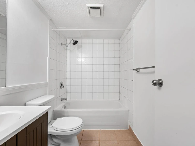 105-240 Mahon Avenue, North Vancouver, BC, V7M 3H4 - 15