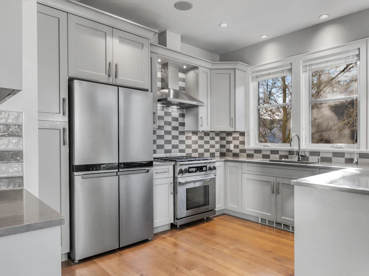 334 W 14th Avenue, Vancouver, BC, V5Y 1X4 - 5