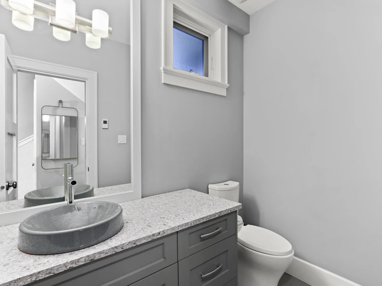 334 W 14th Avenue, Vancouver, BC, V5Y 1X4 - 8