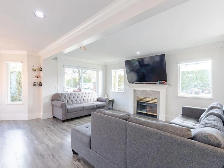 402-8972 Fleetwood Way, Surrey, BC, V3R 0T5 - 2