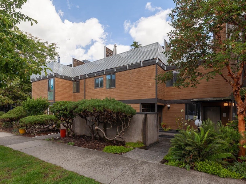 2374 Maple Street, Vancouver BC V6J 3T6