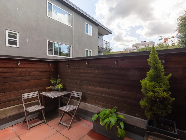 2374 Maple Street, Vancouver, BC, V6J 3T6 - 8