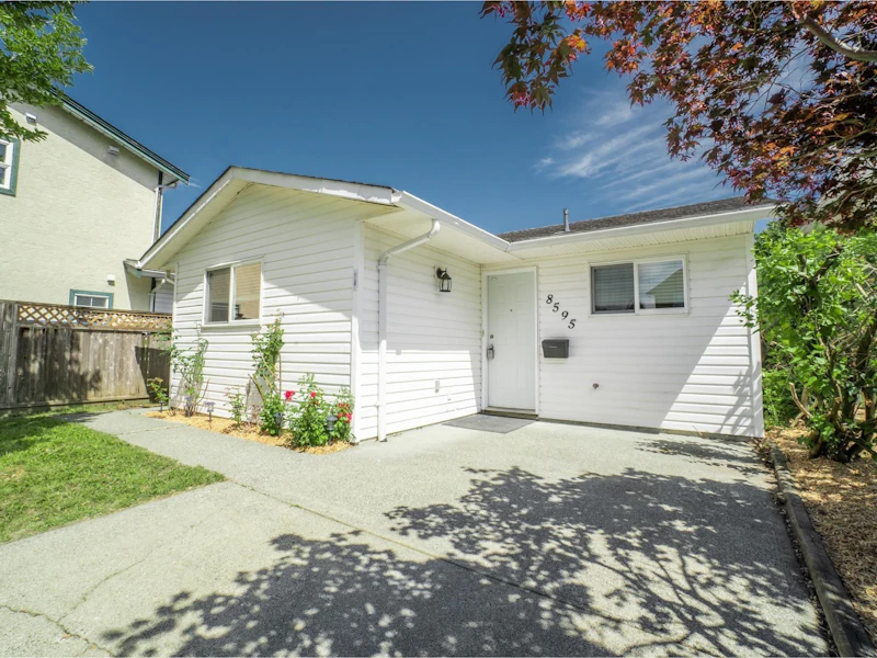 8595 Mccutcheon Avenue, Chilliwack BC V2P 7L3