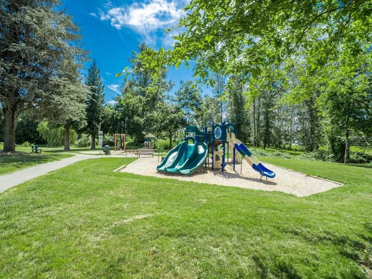 8595 Mccutcheon Avenue, Chilliwack, BC, V2P 7L3 - 11