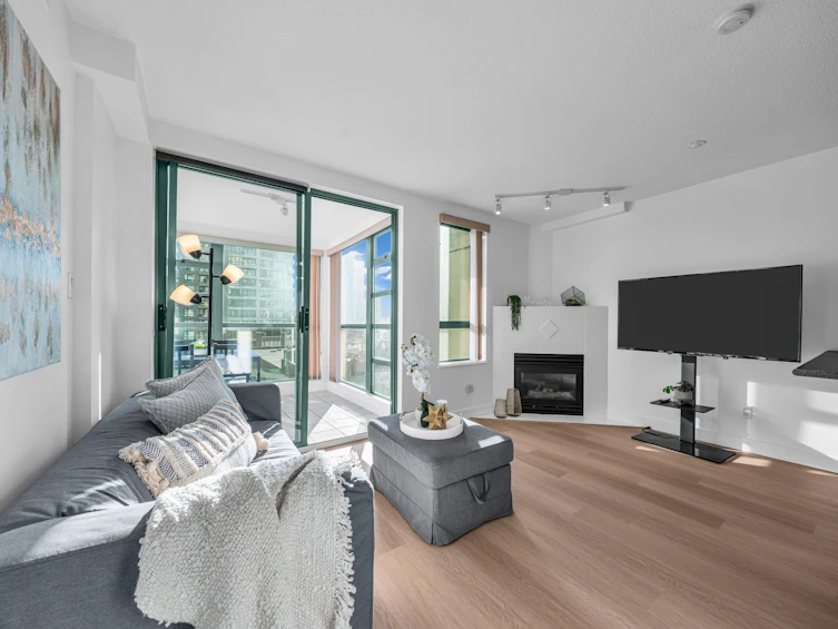 706-939 Homer Street, Vancouver, BC, V6B 2W6 - 2