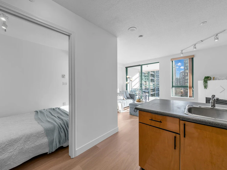 706-939 Homer Street, Vancouver, BC, V6B 2W6 - 10