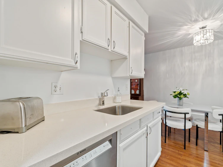201-1825 W 8th Avenue, Vancouver, BC, V6J 1V9 - 11