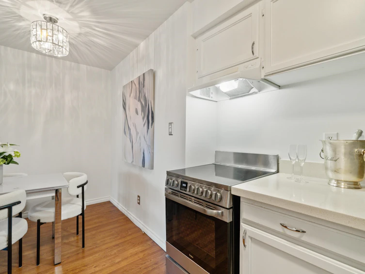 201-1825 W 8th Avenue, Vancouver, BC, V6J 1V9 - 12
