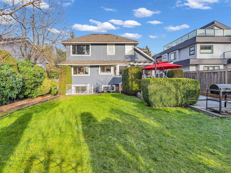 633 Fir Street, North Vancouver, BC, V7M 1W3