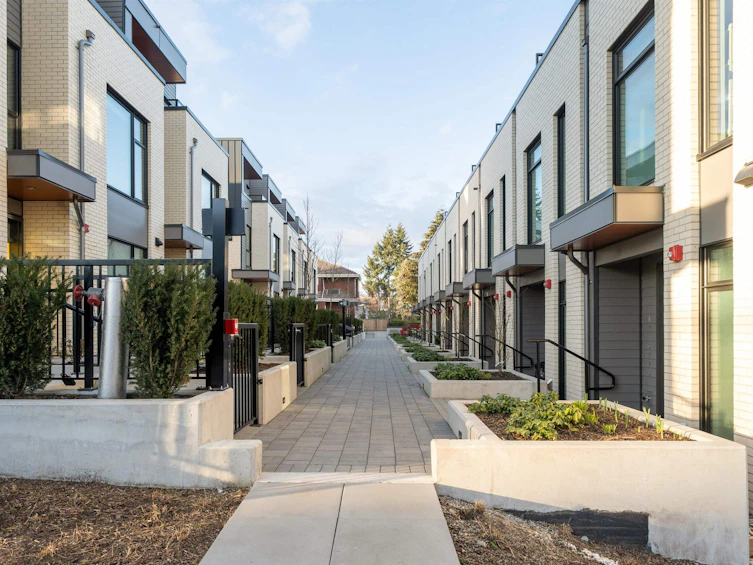 6-6768 Oak Street, Vancouver, BC, V6P 0L2 - 2