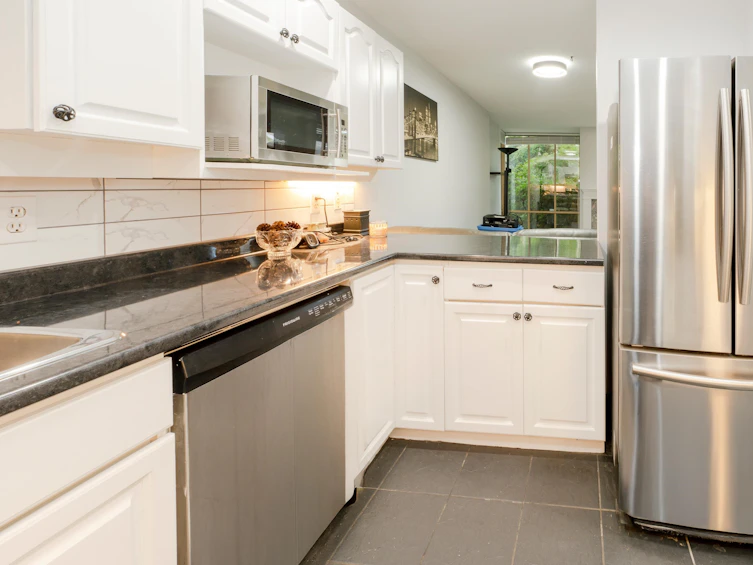 9-7141 122 Street, Surrey, BC, V3W 3S1 - 4