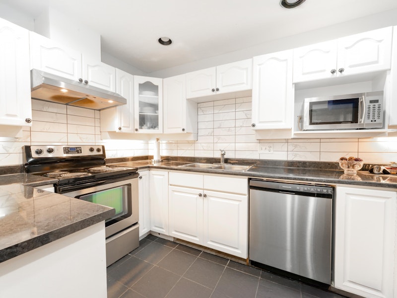 9 - 7141 122nd Street, Surrey BC V3W 3S1