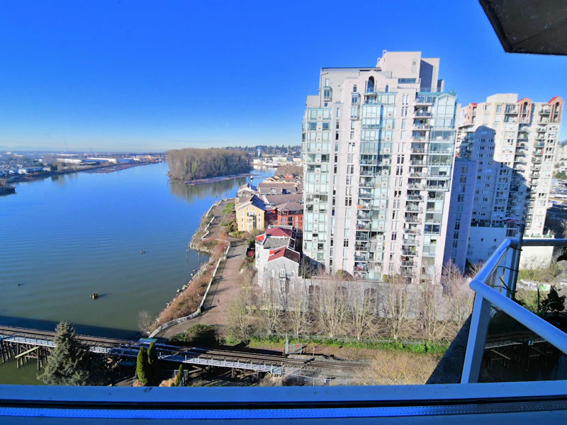 1605 - 1250 Quayside Drive, New Westminster BC V3M 6E2