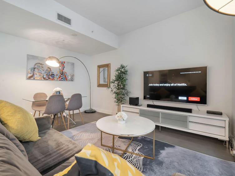 4926 Cambie Street, Vancouver, BC, V5Z 0K1 - 2