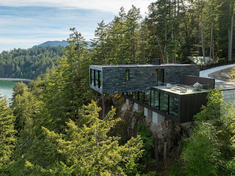 1460 Eagle Cliff Road, Bowen Island, BC, V0N 1G1
