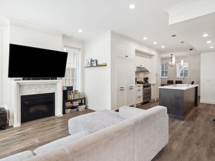 352 W 62nd Avenue, Vancouver, BC, V5X 2E3 - 4