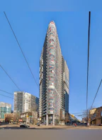 3210 233 Robson Street