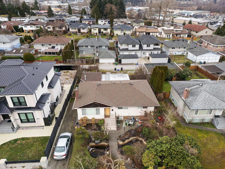 5745 Laurel Street, Burnaby, BC, V5G 1N4 - 3