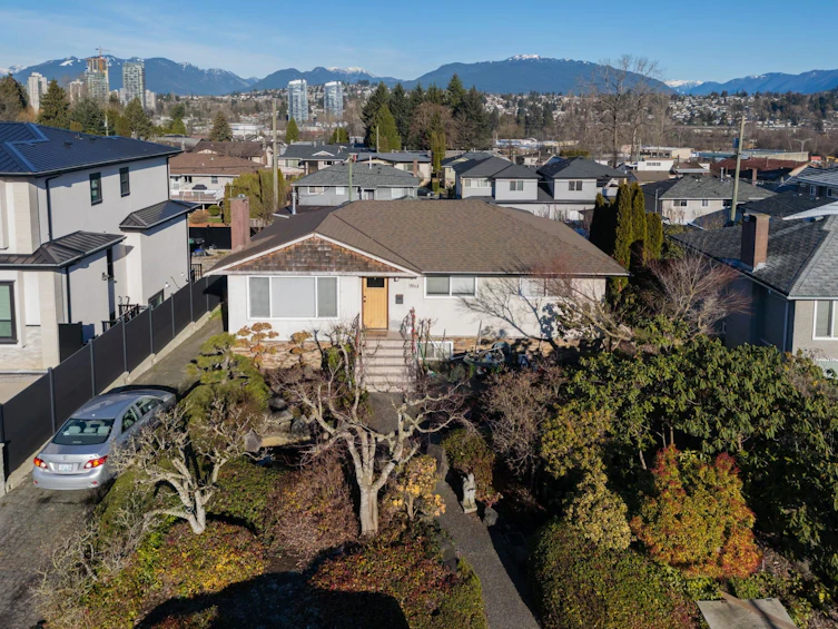 5745 Laurel Street, Burnaby, BC, V5G 1N4 - 11